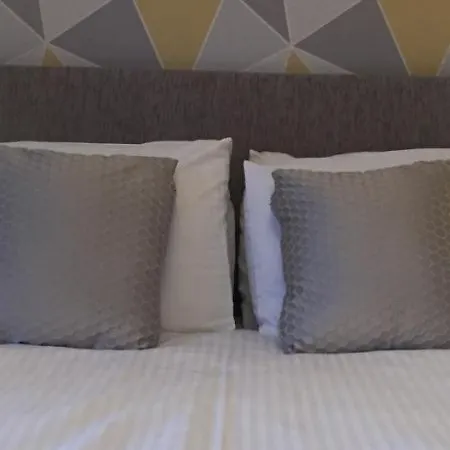Marnic House Bed & Breakfast 3*